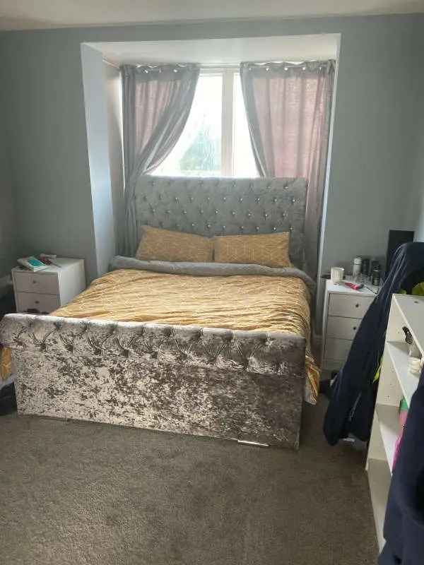 Flat For Rent in Selby, England