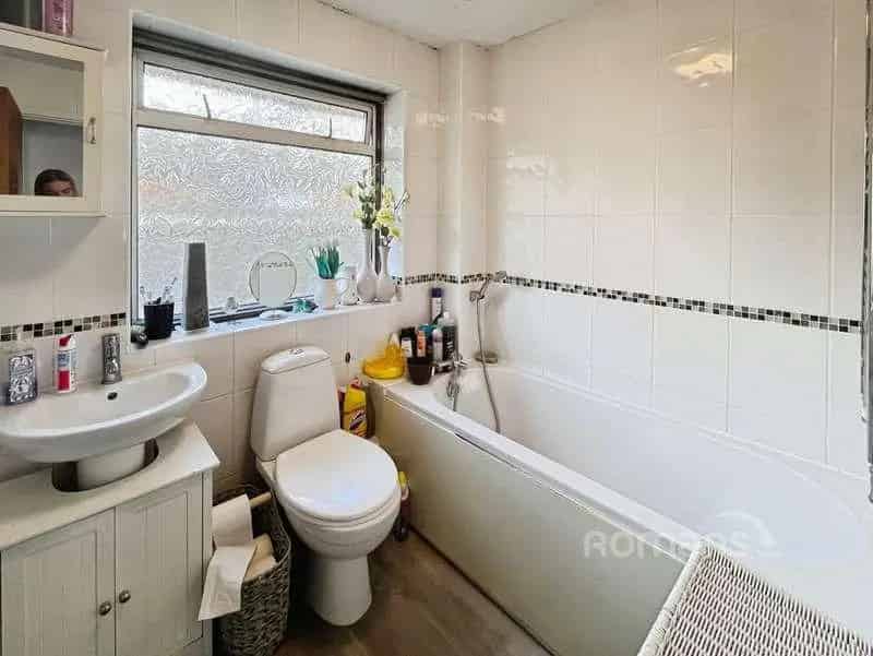 3 Bed Detached Bungalow for Sale in Basingstoke