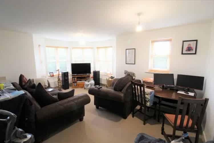 2 Bedroom Ground Floor Apartment For Sale
