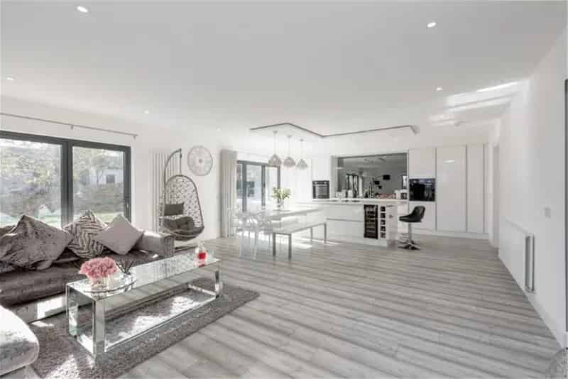 5 Bed Cottage with 2 Reception Rooms Hillend
