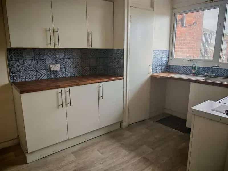 3 bed flat for sale
