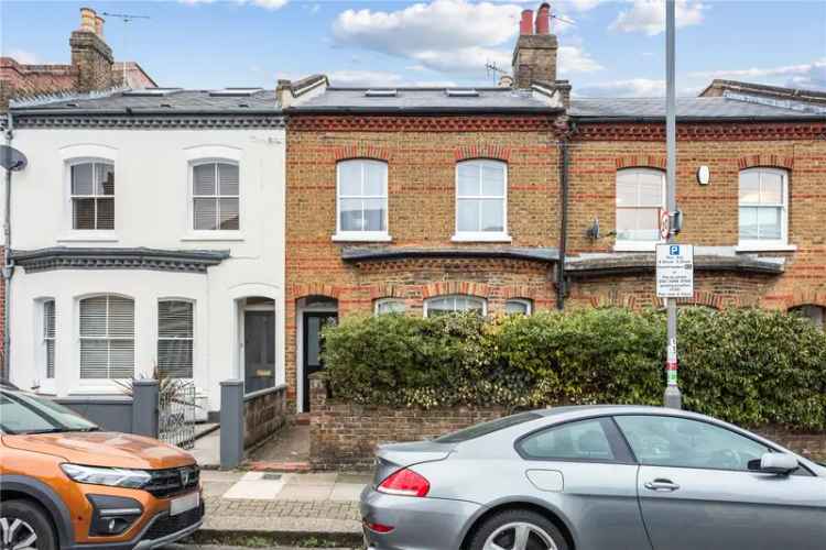 3 Bedroom House in London Tooting For Refurbishment