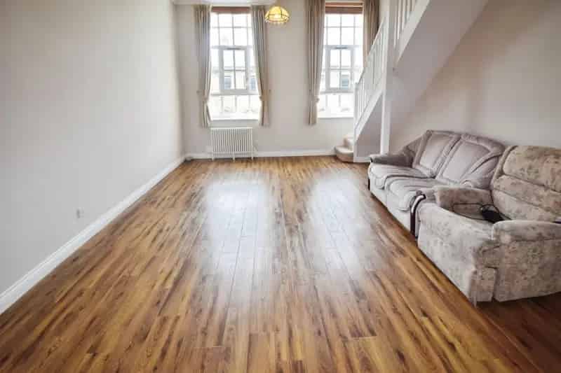 2 Bedroom Flat for Sale Near Amenities