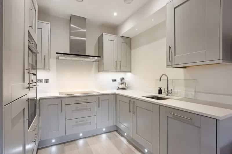 2 Bedroom Flat for Sale Near Maidenhead Station