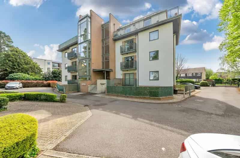 2 bedroom apartment for sale