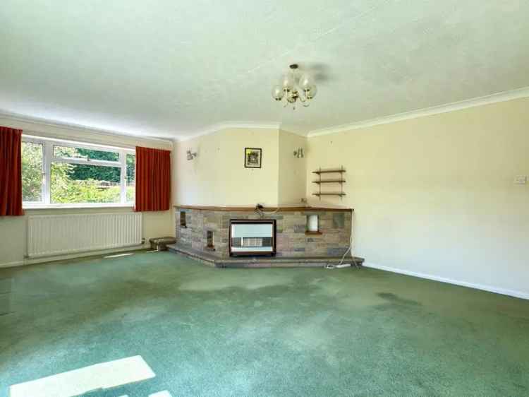 4 Bed Family Home For Sale - Large Garden and Extension Potential