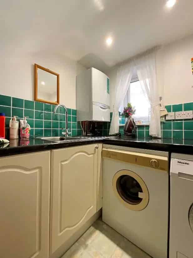 5 Bed Detached House For Sale