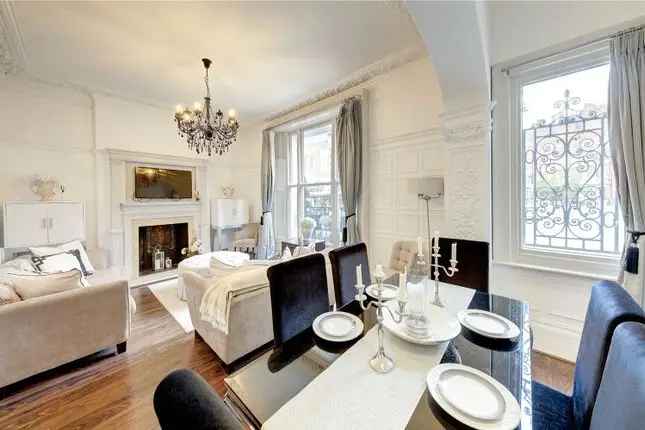 Maisonette for sale in Walton Street, Knightsbridge, London SW3