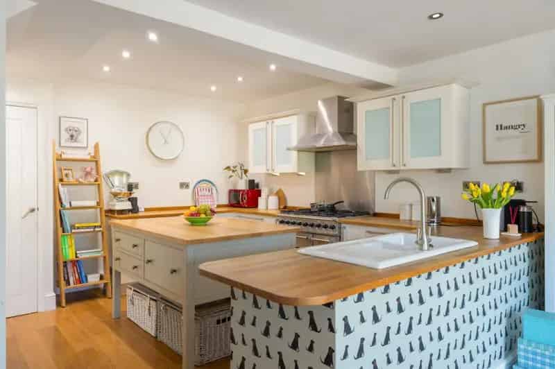 4 Bedroom House for Sale in Stratford-upon-Avon