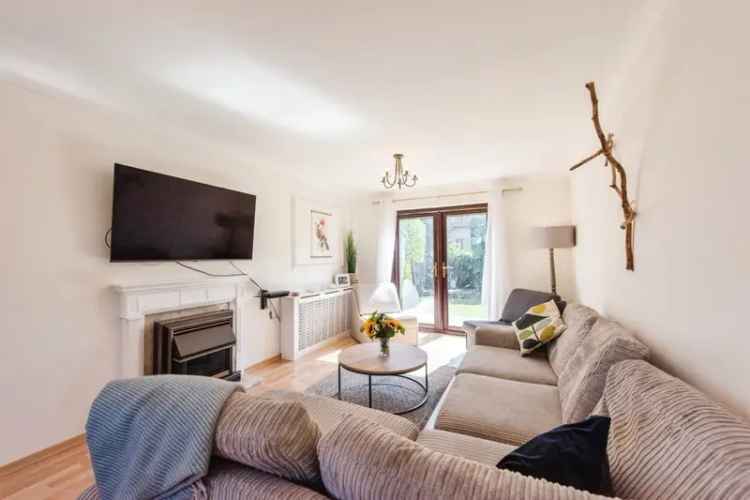 Spacious Detached Family Home with Large Garden and Garage