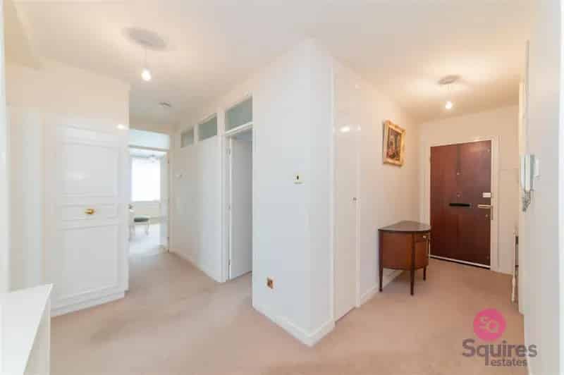 2 Bedroom Flat House to Rent in Tenterden Grove