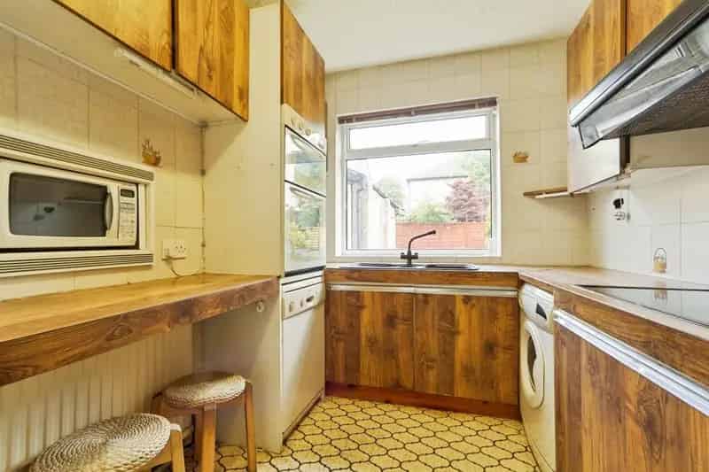 3 Bed House St Margarets Avenue Family Home