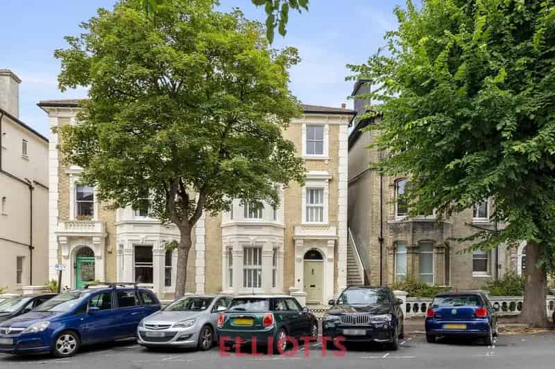 2 Bedroom Apartment for Sale in Hove