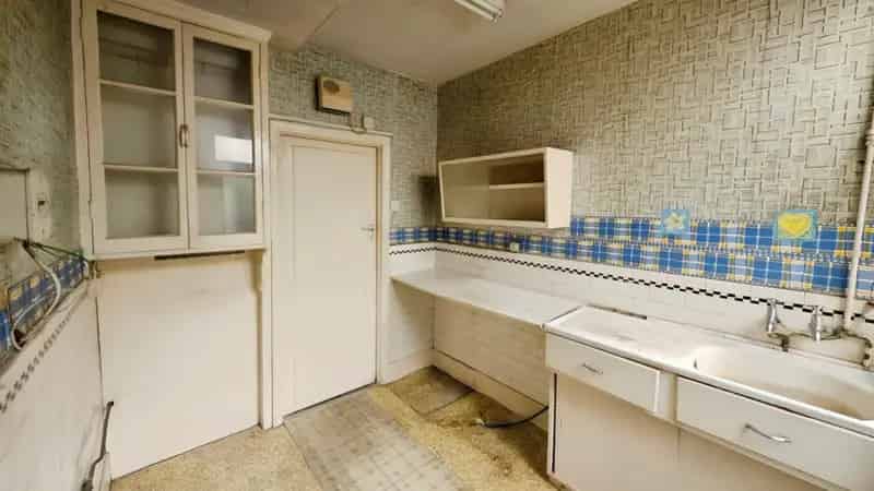 3 Bedroom 1930s Semi-Detached House Requiring Modernisation