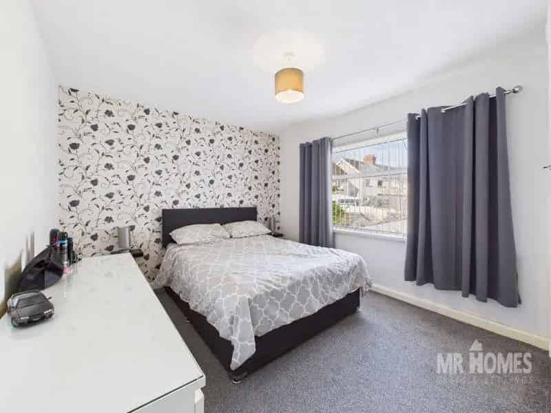 3 Bed Semi-Detached House For Sale