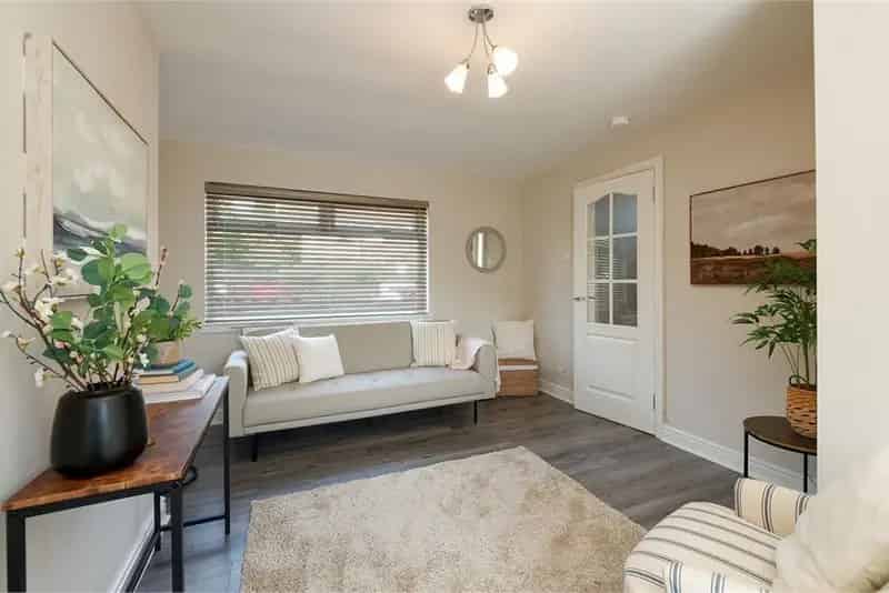 2 Bed Semi Detached House with Garden