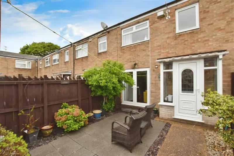 3 Bedroom Terraced House For Sale No Onward Chain