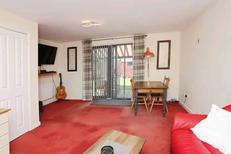 3 Bedroom End Terrace House for Sale