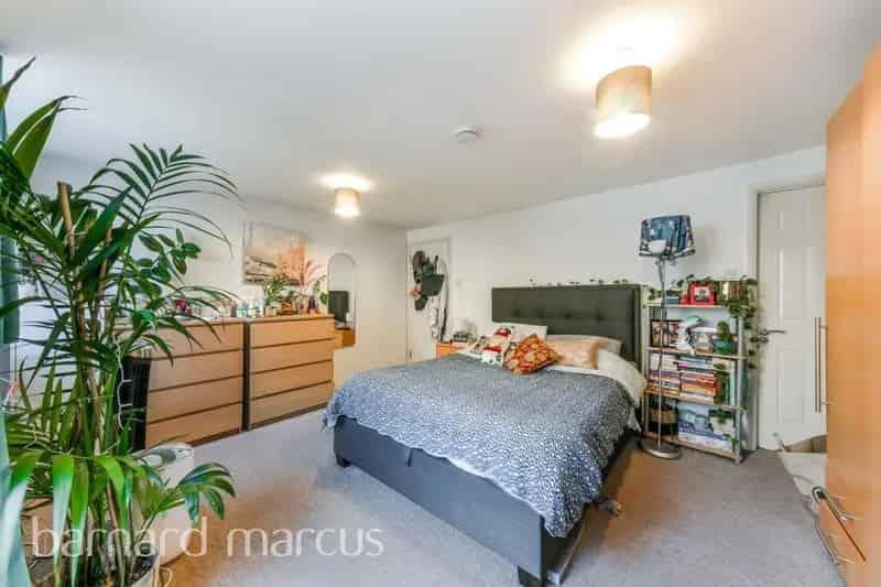 Spacious 1-Bed Ground Floor Apartment with Private Garden - Southfields Earlsfield Wandsworth