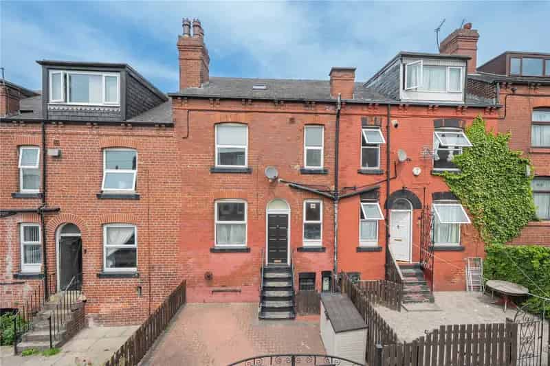 2 Bed House Near Leeds City Centre