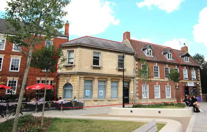 2 Storey Office Building For Sale in Sleaford Town Centre