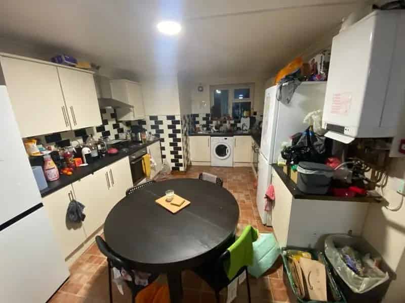 7 bedroom end of terrace house for sale
