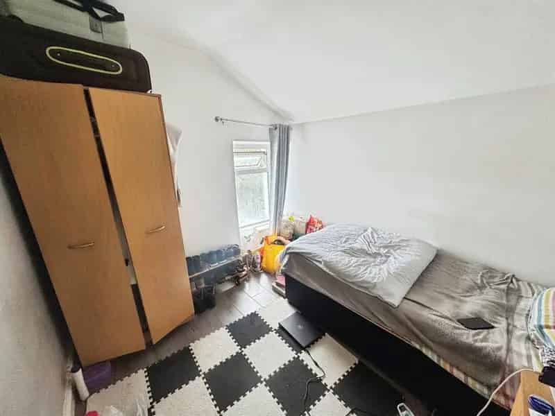 5 Bedroom HMO Near University - Investment Opportunity