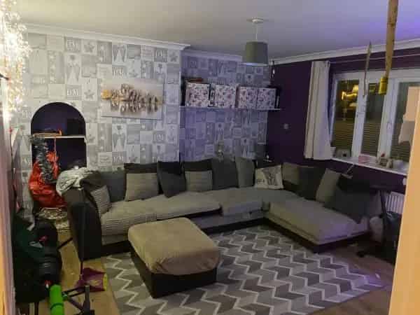 3 Bedroom House with Large Garden and Driveway