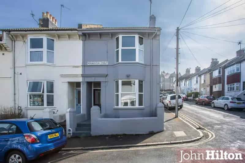 3 Bedroom End Terrace House for Sale