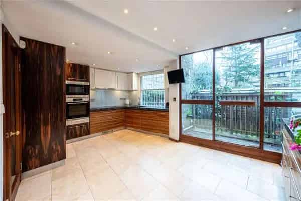 Albion Street, London, W2 2AX | Property for sale | Savills