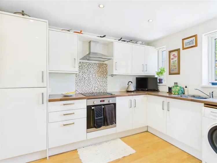 2 Bedroom Bungalow For Sale South Facing Garden Driveway Parking