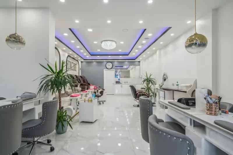 Freehold Shop Investment Near Watford Junction Station