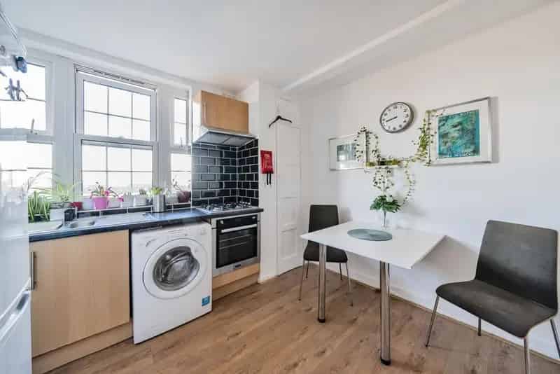 Two Bedroom Apartment Near Kennington Tube