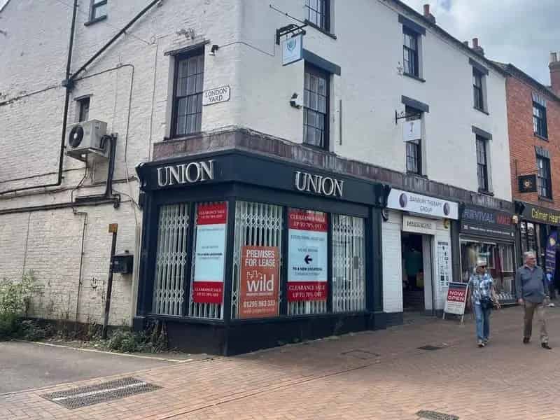 Banbury Town Centre Shop 1593 sq ft Ground Floor Retail Space To Let