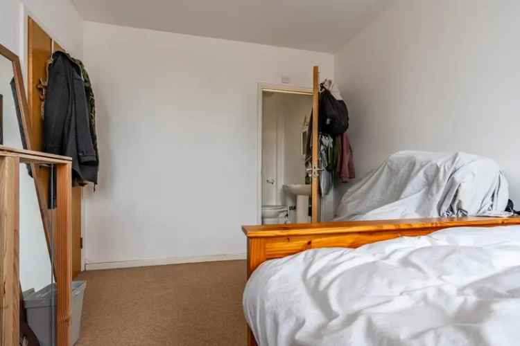 2 Bedroom Flat for Sale in Clifton Bristol