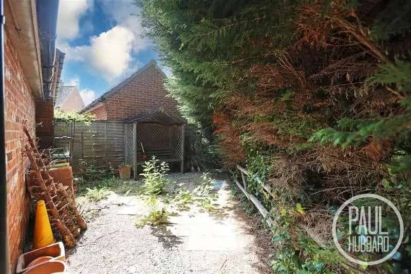 4 Bed Semi-Detached House for Sale