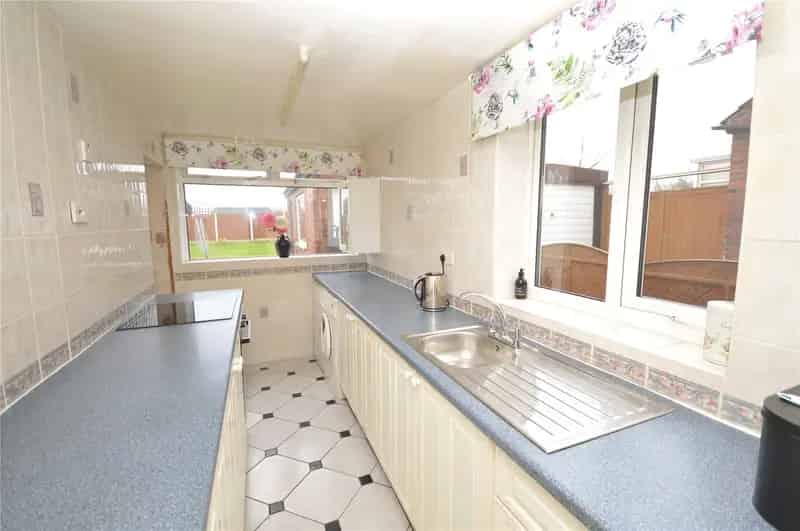 Three Bedroom Semi Detached House with South Facing Garden Near M62 and M1