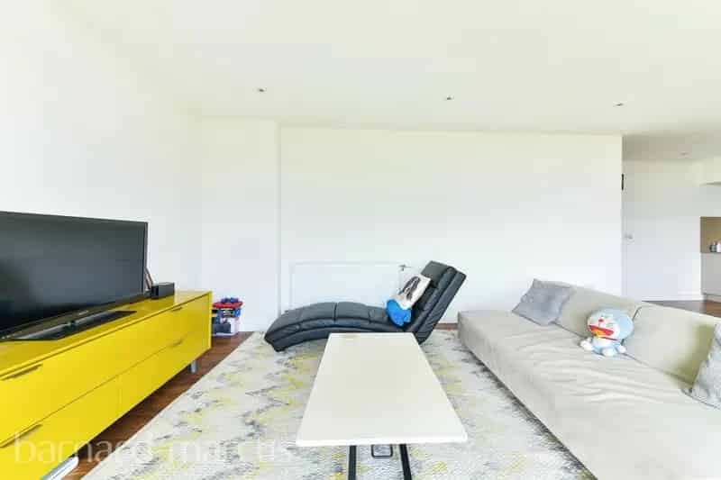 2 Double Bedroom Apartment Park Royal Hanger Lane