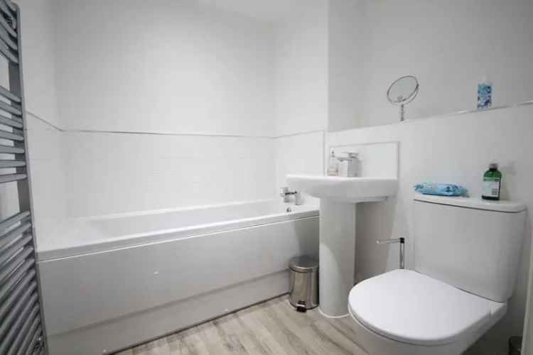 2 Bedroom Apartment with 2 Bathrooms and Secure Parking in B5 Central Birmingham