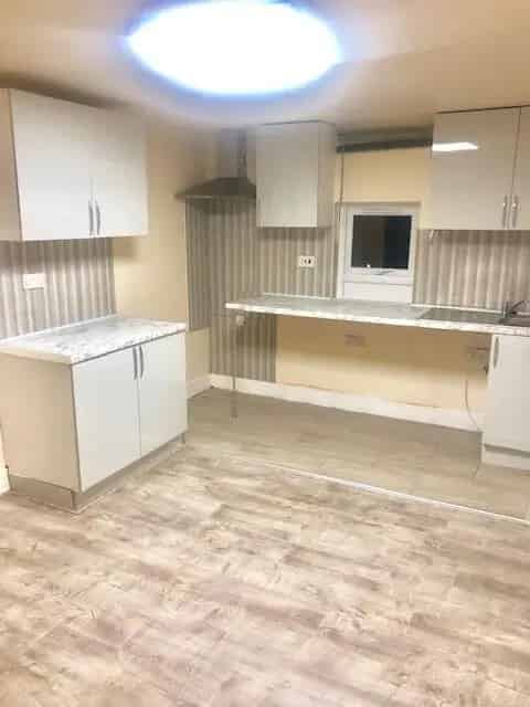 2 Bedroom Flat Russell Road Modern Spacious Great Location