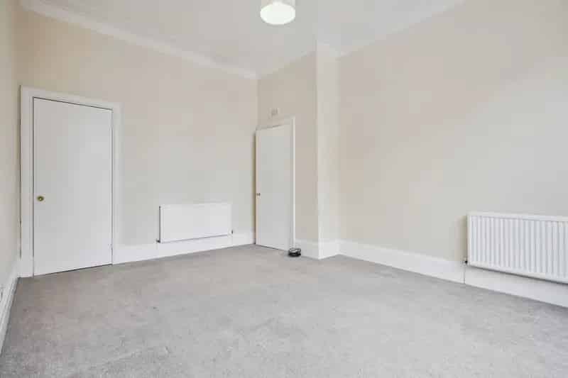 2-Bedroom Flat in Stirling City Centre Near University