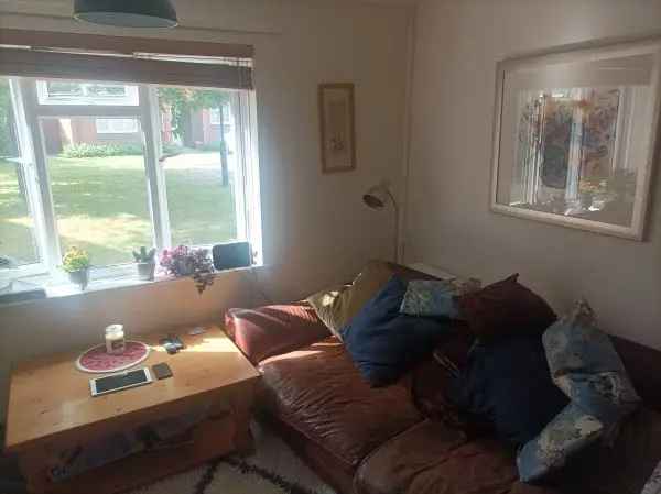 Bungalow For Rent in Stratford-on-Avon, England