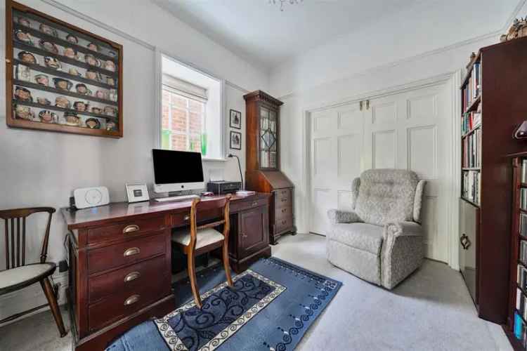 6 Bedroom Detached Victorian House for Sale in Bedford