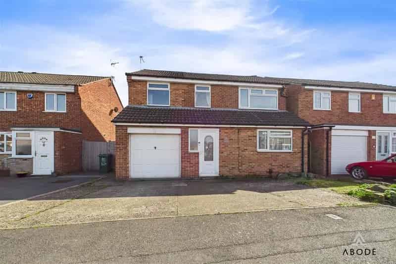5 Bedroom House for Sale