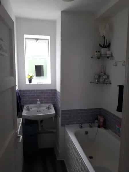 2 Bed Flat near Barnes Station - Quiet Area, 2 Balconies, Parking