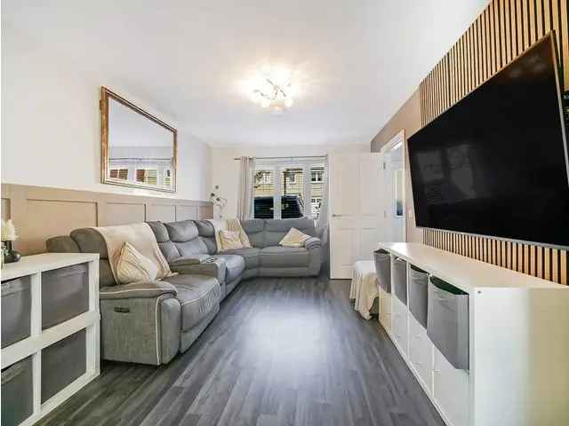 3 Bedroom Semi-Detached Villa for Sale East Kilbride