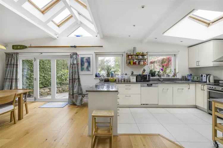4 Bedroom Semi Detached House to Rent