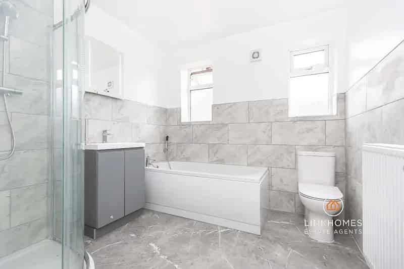 3 Bed Flat for Sale near Poole Hospital