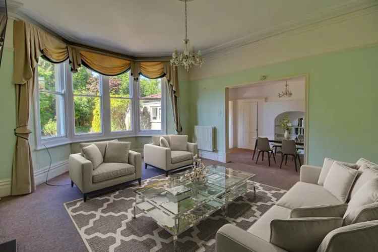 Spacious 2-Bed Garden Flat Redland Bristol Off Street Parking