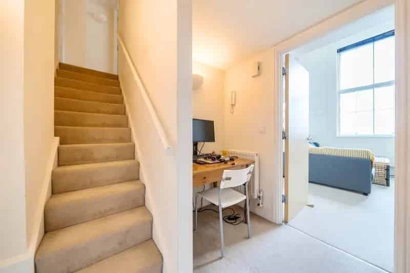 One Bedroom Apartment near Earlsfield Station - Zero Deposit Guarantee